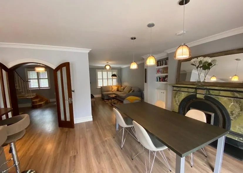 Сasa de vacaciones Villa Gleanntan House - Beautiful Family Town House Killarney